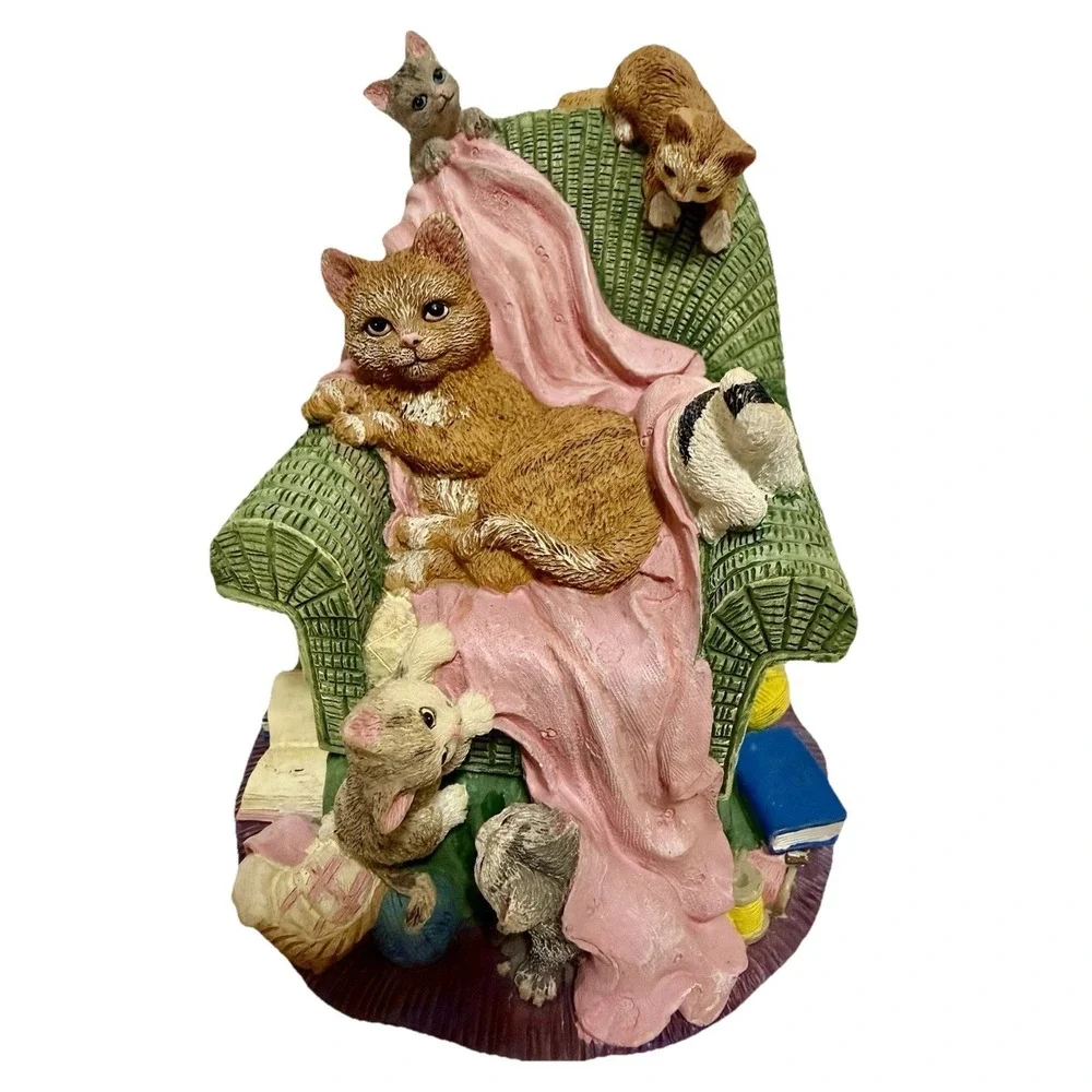 Vintage JSNY Cat Family Music Box Figurine Rotates. Plays 